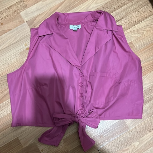 Pink Button up Crop top - Picture 2 of 3